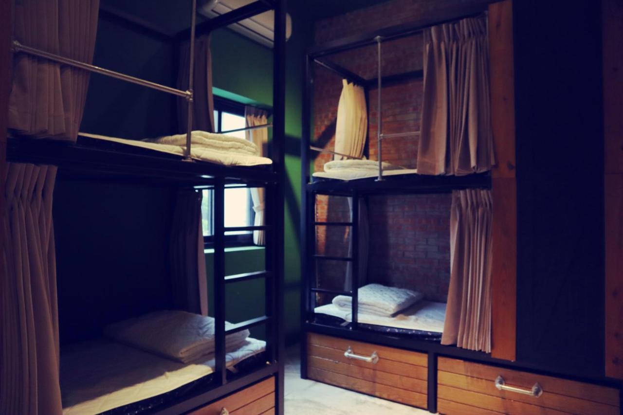 Travel Charger Hostel Хуалянь Екстер'єр фото