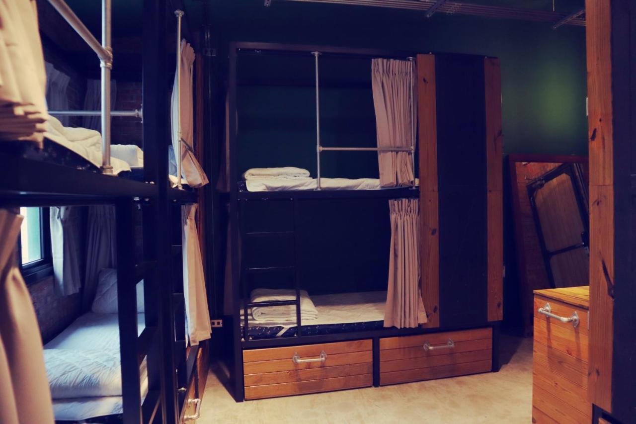 Travel Charger Hostel Хуалянь Екстер'єр фото