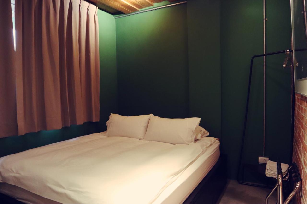 Travel Charger Hostel Хуалянь Екстер'єр фото