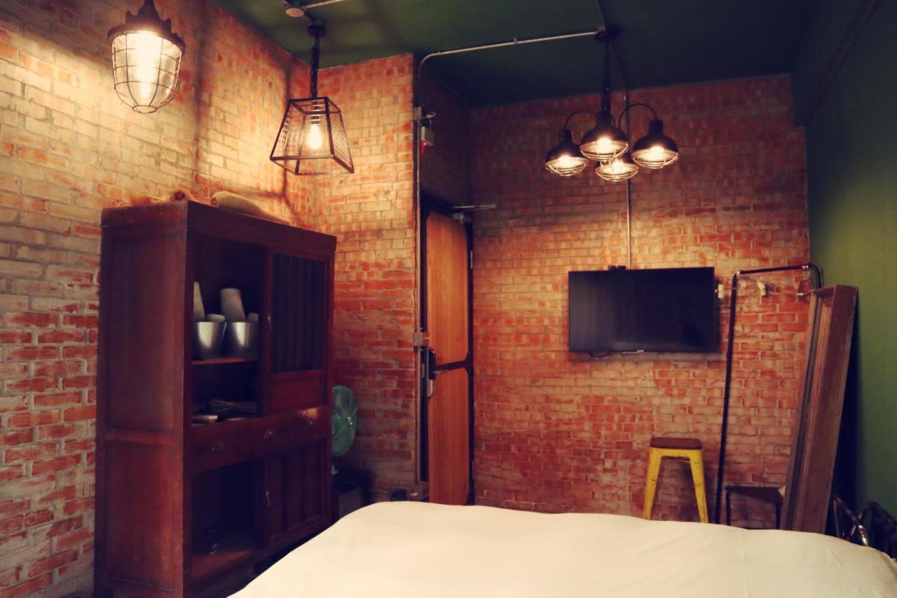 Travel Charger Hostel Хуалянь Екстер'єр фото